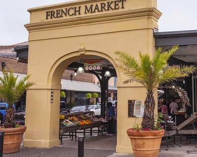 Oak Alley Plantation and 3-Hour New Orleans City Tour