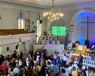 Explore Harlem Gospel Sunday Guided Tour in New York
