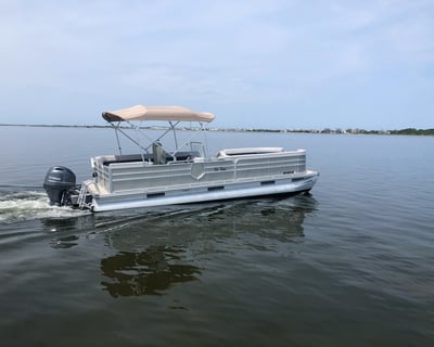 Pontoon Boat Rental in Rodanthe with Fuel Included