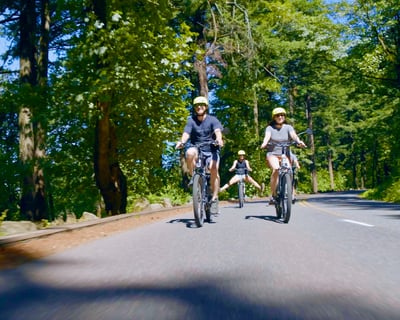 Multnomah Falls E-Bike Tour to Three Gorge Waterfalls