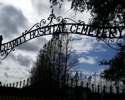 New Orleans Haunted Cemetery Bus Tour