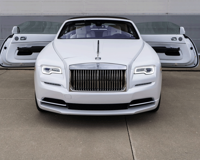 Rolls-Royce Dawn Convertible Rental in Chicago