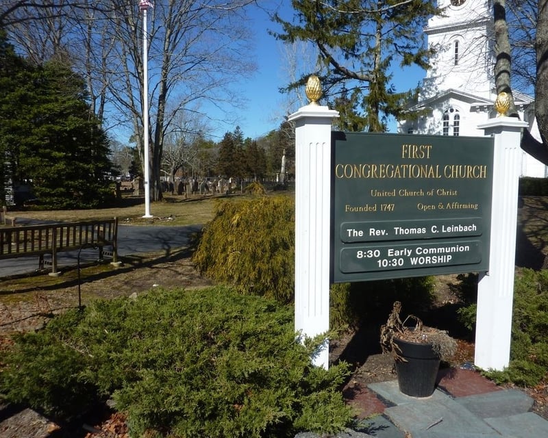 Historic Cemetery Lantern Ghost Tour in Harwich