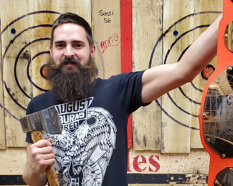 Private Lane Axe Throwing in Niles, OH