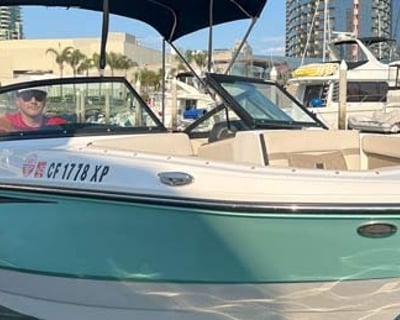 Explore San Diego Bay on a 2-Hour Tour