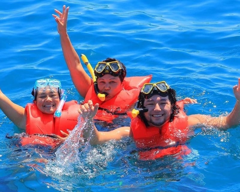 Santa Maria Bay Catamaran Snorkel Tour from Cabo San Lucas