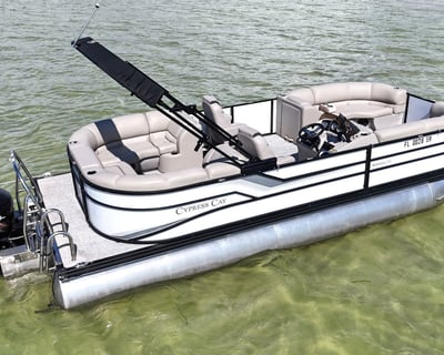 Cypress Cay Tritoon Boat Rental