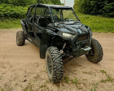 Twin Lake 4-Seater Side-by-Side Rental