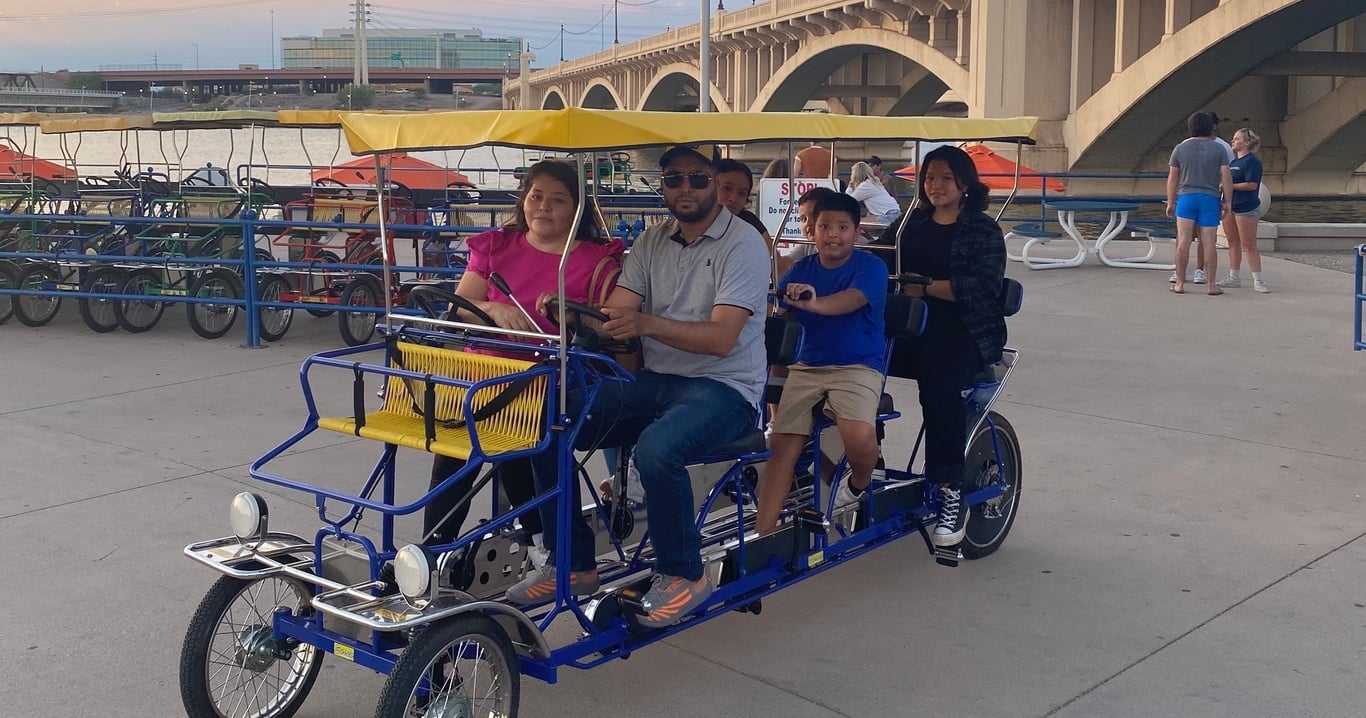 Tempe Triple Surrey: Seats 6 Adults & 2 Kids