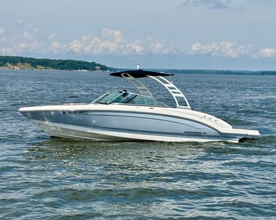 23' Ski Boat Rental in Afton