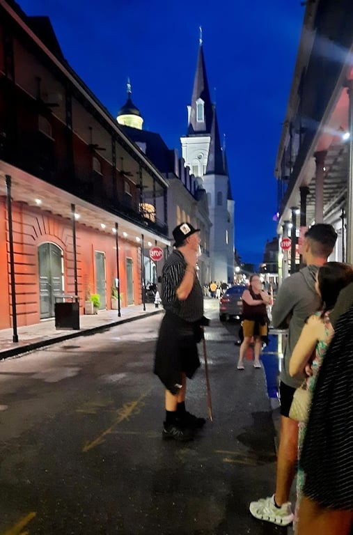 New Orleans Small Group Haunted Bar Crawl