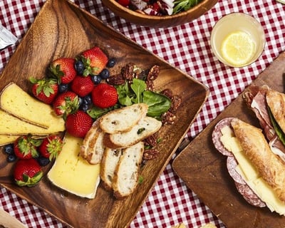 Enjoy a 2-Hour Picnic Basket Setup in New York City