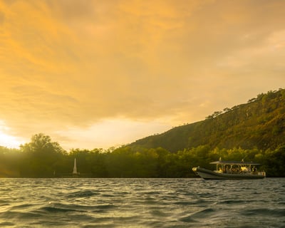 Kona Sunset Dinner Cruise with Hawaiian Cuisine