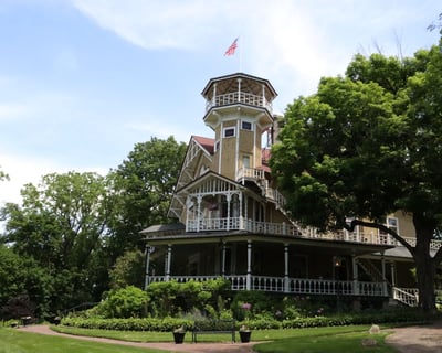 Black Point Estate Hidden Gems Tour in Lake Geneva