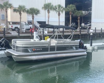Explore Englewood on a 22' Tritoon Rental