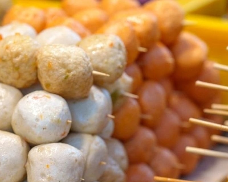 Chef-Guided Walking Food Tour in Albany Park, Chicago