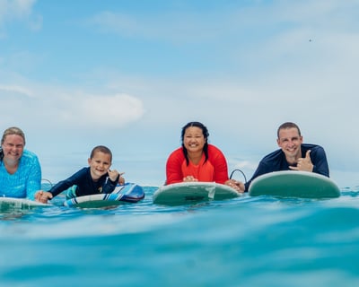 Family Surf Lesson in Waikiki for 4 to 8