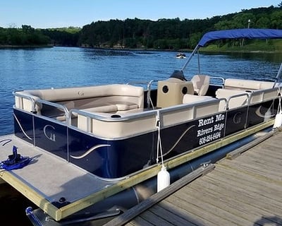 Full-Day Pontoon Boat Rental in Wisconsin Dells