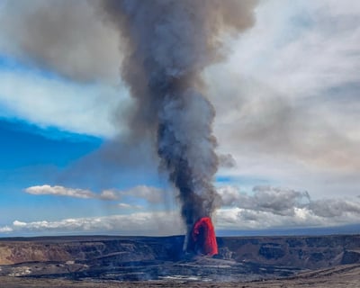 3-Hour Guided Hike in Hawaiʻi Volcanoes National Park