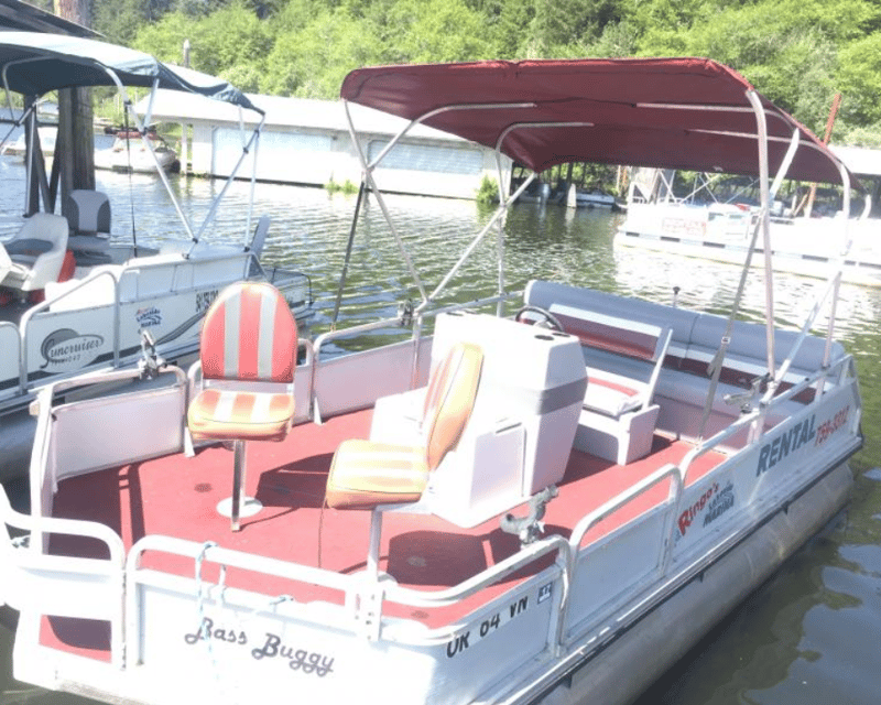18' Fishing Pontoon Boat Rental in Lakeside, OR