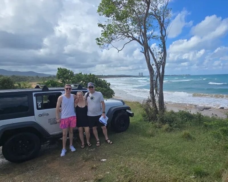 Private Old San Juan Jeep Tour & Beach Stop