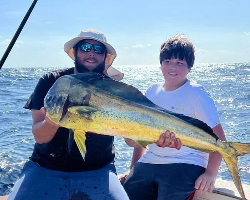 Private 30' Center Console Fishing Charter in Marathon