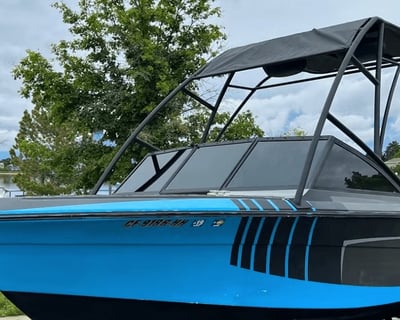23' Ski Boat Rental in Westminster