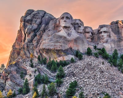 Mount Rushmore & Black Hills Full-Day Guided Tour