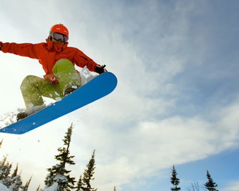 Intermediate & Advanced Snowboard Rental Delivery in Jackson