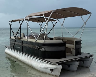 22' Tritoon Boat Rental in Cudjoe Key