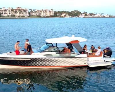Saxdor 34-Foot Luxury Boat Rental in Miami Beach