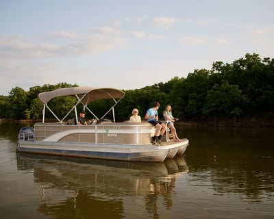 22' Pontoon Boat Rental on Lake Thunderbird