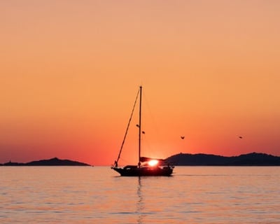 Honolulu Sunset Sailing Charter