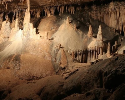 Marengo Crystal Palace & Dripstone Cave Tour