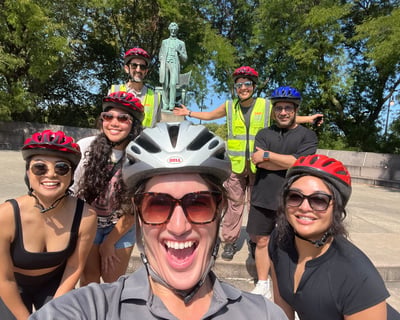 Singles & Solo Travelers Guided Adventure Club in Chicago