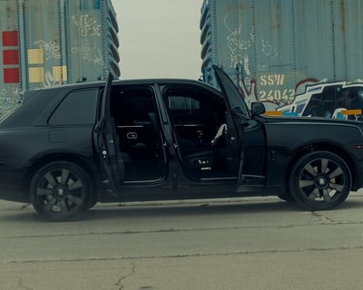 Rolls-Royce Cullinan Rental in Chicago