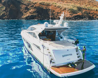Private Yacht Charter on Sunseeker Predator in Maui