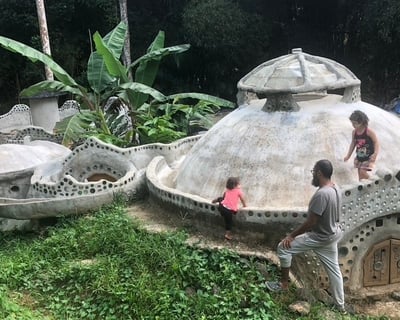 Off-Grid Earthship Guided Tour in Agunda
