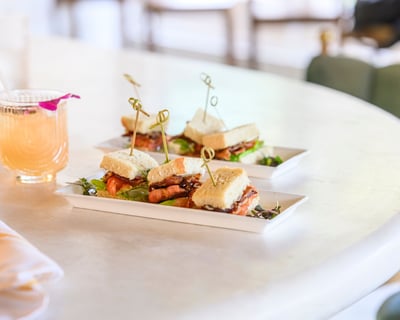 Charleston Food Tour: Lowcountry Dishes & History