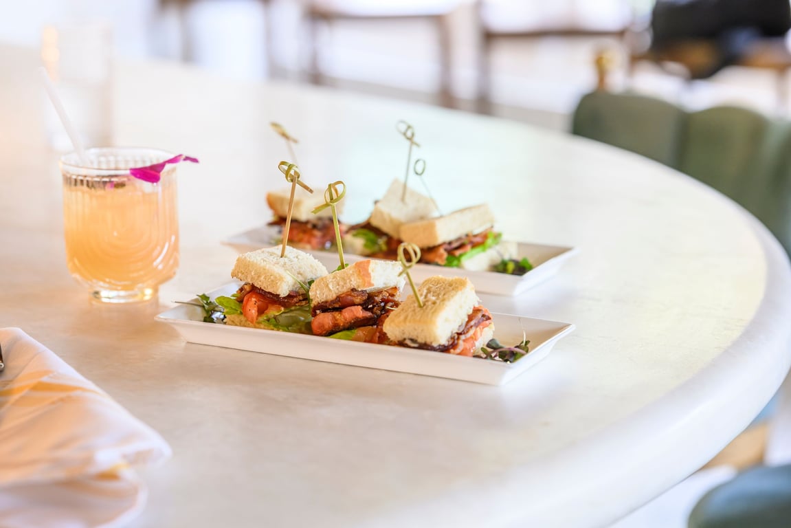 Charleston Food Tour: Lowcountry Dishes & History