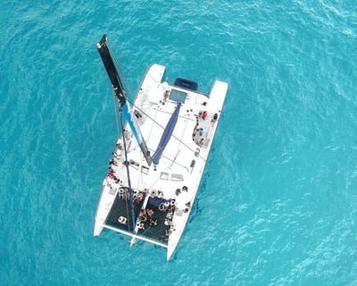 2-Hour Catamaran Sail Past Diamond Head & Waikiki