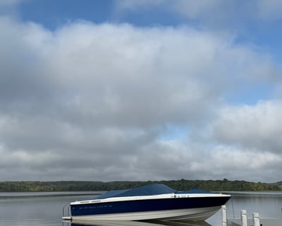 23' Powerboat Rental in Carlos