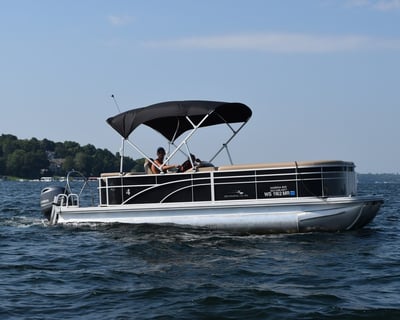 Rapid City 150 HP Pontoon Rental