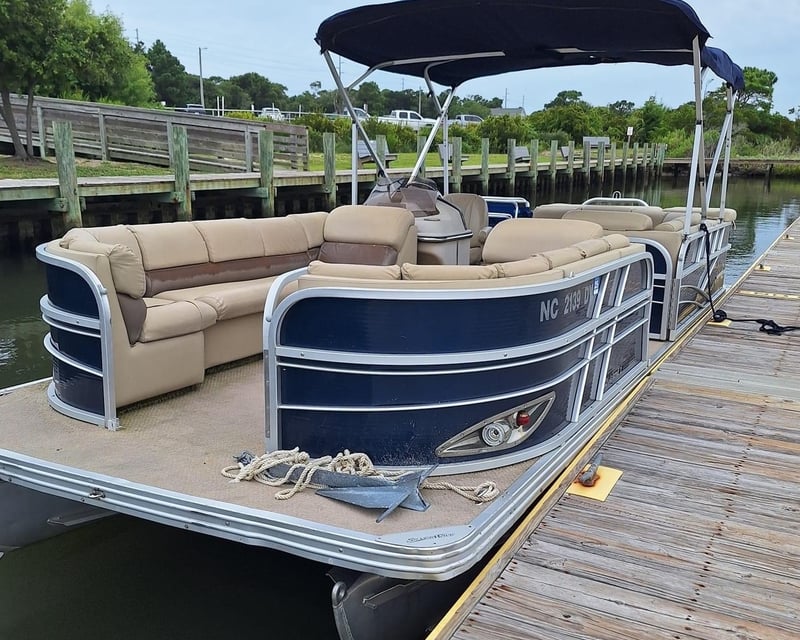 Pontoon Boat Rental on Bogue Sound in Emerald Isle