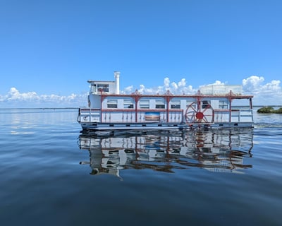 2-Hour Dinner Cruise in Hernando Beach