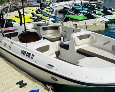 Chelan 4-Hour Bayliner Boat Rental