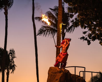 Maui Lūʻau with Fire Knife & Hawaiian Buffet