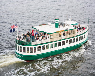 Cruise Charleston Harbor on a 90-Minute Tour