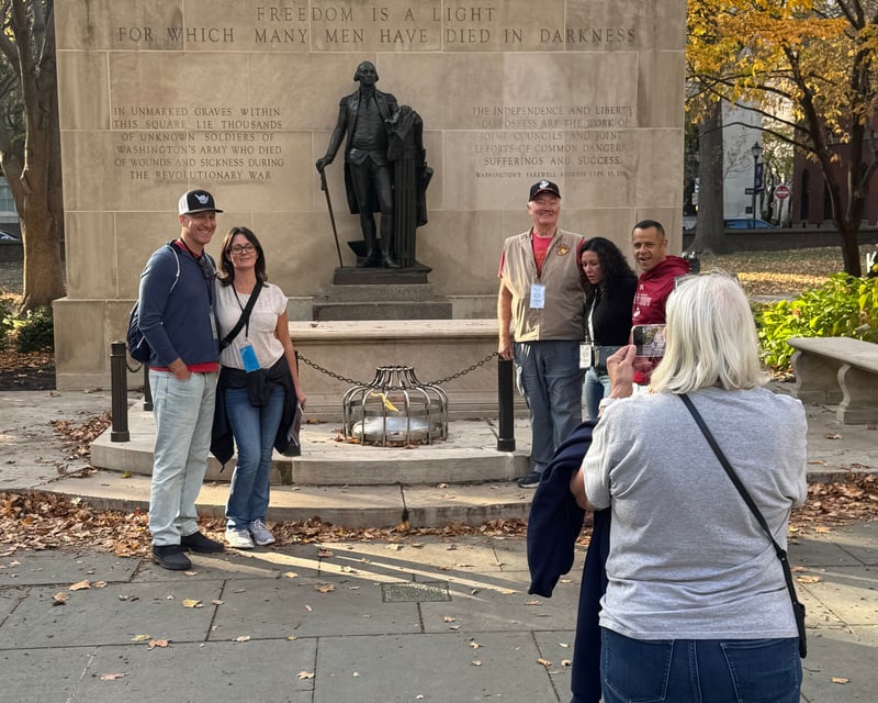 Tun Tavern & Marine Corps History Bus Tour in Philadelphia
