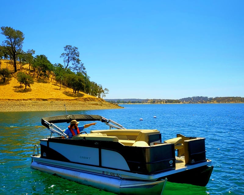 Full-Day Luxury Pontoon Boat Rental on Lake Camanche